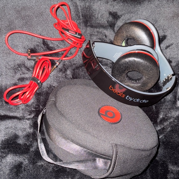 Beats by Dre Black Headphones with Red Accents - Picture 1 of 4